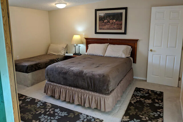 Image 1 for 7) Room 7