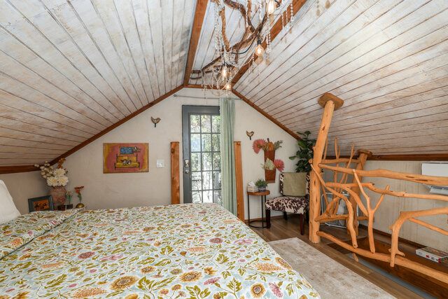 Image 6 for The Birdhouse