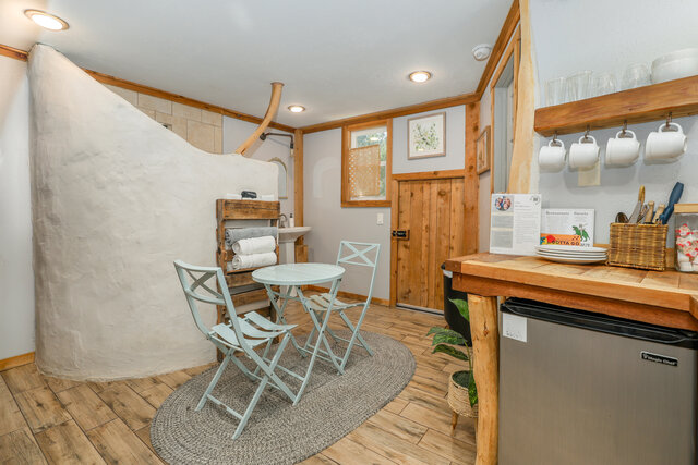 Image 9 for The Birdhouse