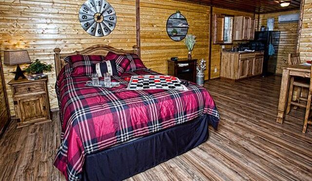 Image 3 for Classic Suite #3