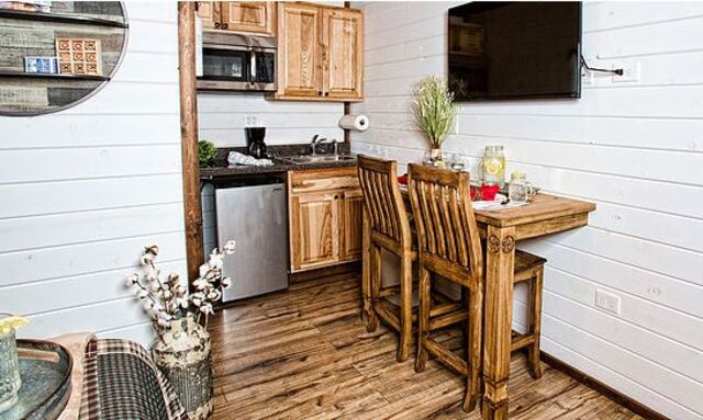 Image 2 for Tiny Suite #4