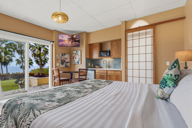 Image 6 for Moana Room