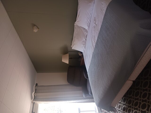 Image 1 for Queen Bed- NON PET