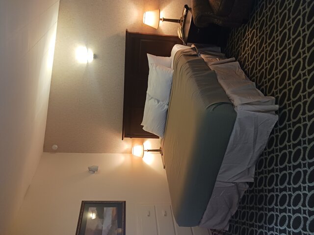 Image 1 for King Bed-Non Pet