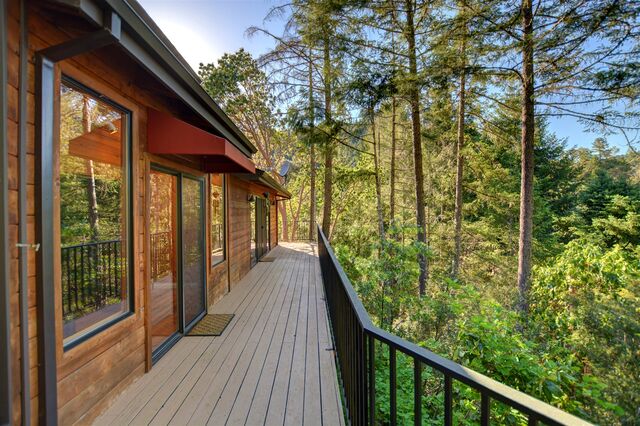 Image 2 for 400 (Tree) Treetops House