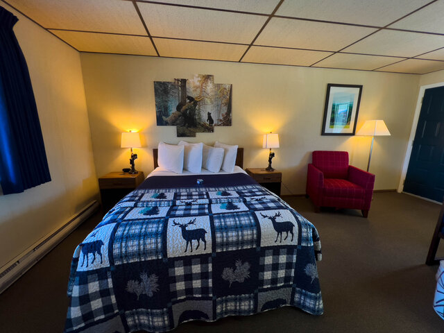 Image 3 for Bridgeview Queen