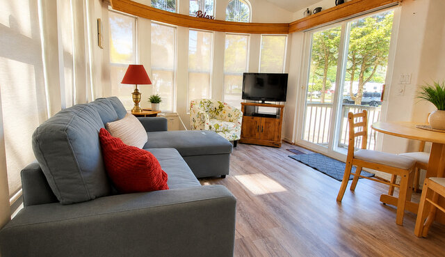 Image 2 for #20 Std. Cottage-Capacity: bdrm-2, couch-2