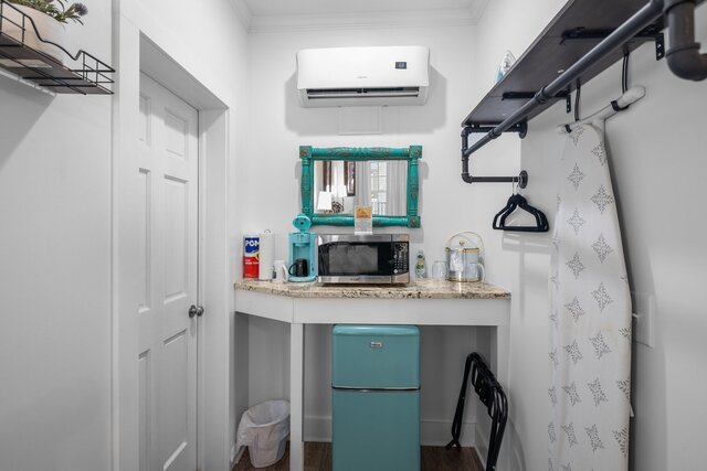 Image 2 for Jacks Creek Room