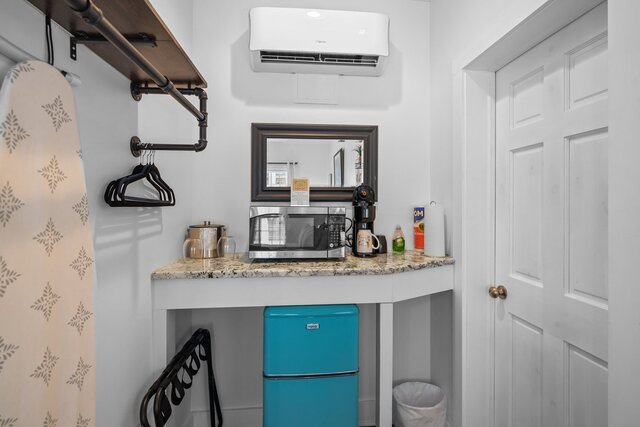 Image 2 for Duck Creek Room