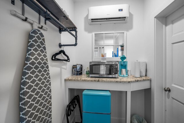 Image 2 for Bath Creek Room