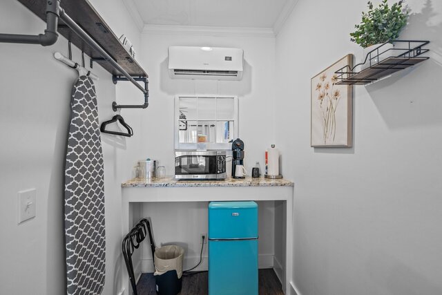 Image 2 for Goose Creek Room