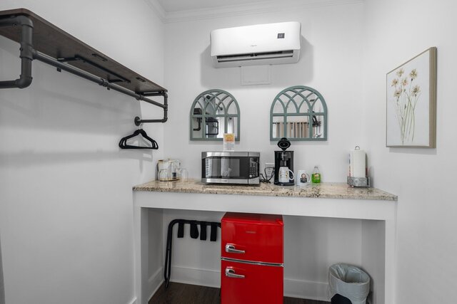 Image 2 for Tar River Room