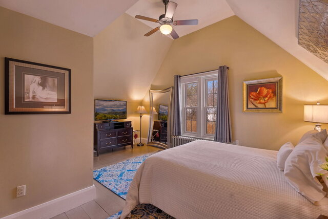 Image 2 for The Syrah Suite