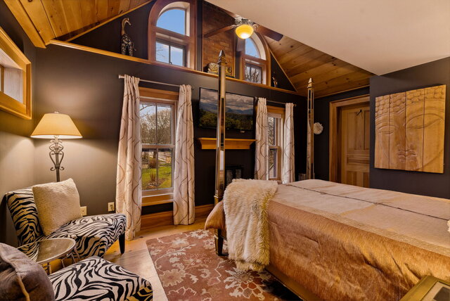 Image 2 for The Seneca Suite