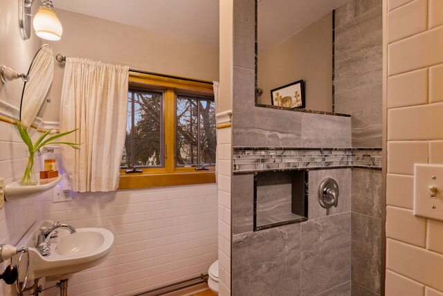 Image 5 for The Seneca Suite