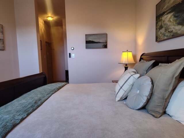 Image 3 for Inn - King