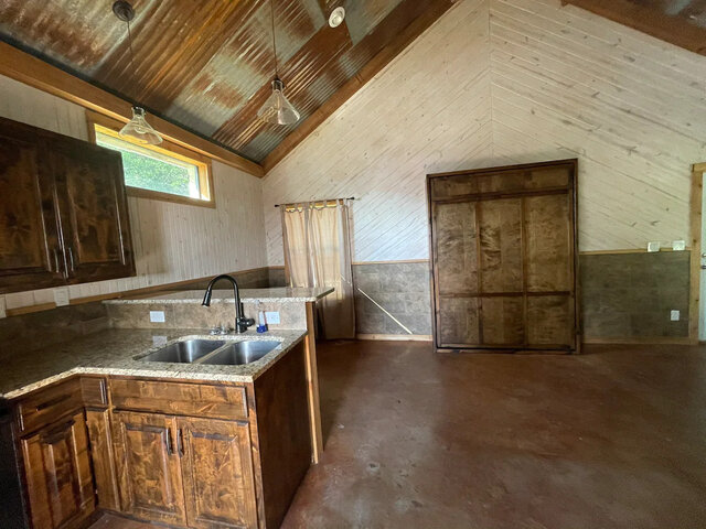 Image 13 for Main st Lodge- Bandera America!!