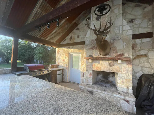 Image 18 for Main st Lodge- Bandera America!!