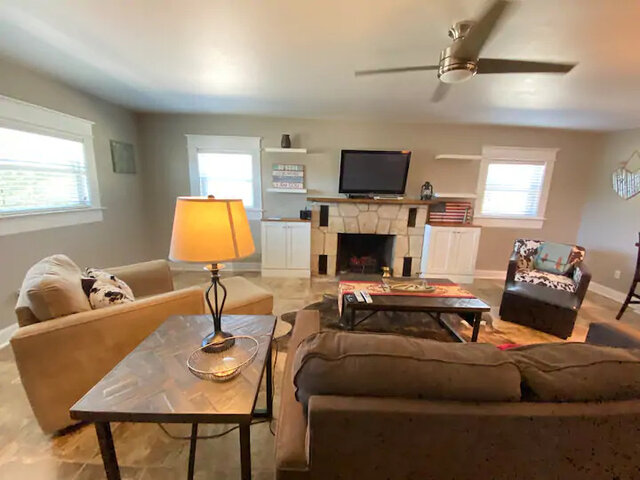 Image 6 for Medina Haus- Medina River Access!!!