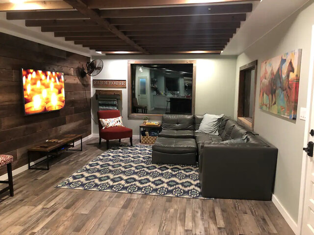 Image 9 for Old Town Helotes- River Rock Ranch!!