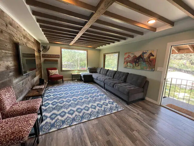 Image 24 for Old Town Helotes- River Rock Ranch!!