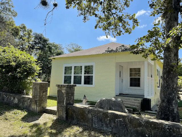 Image 1 for Just off Main- Golf Cart avail to rent!