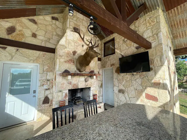 Image 2 for Main st Lodge- Bandera America!!