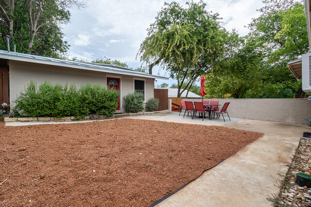 Image 5 for Bandera Bunkhouse On Main #6