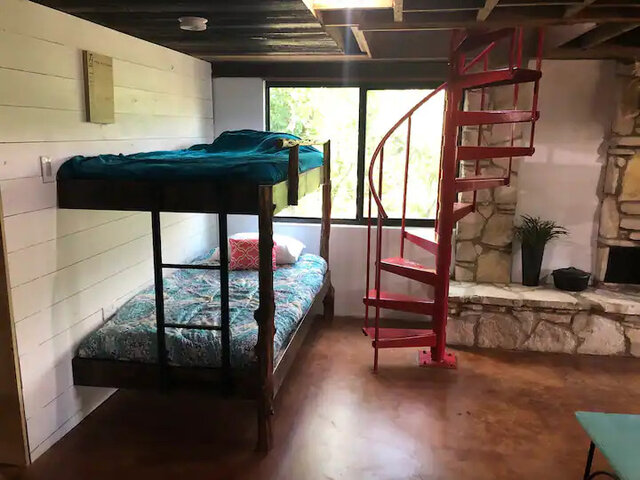 Image 6 for Old Town Helotes- River Rock Ranch!!