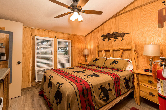 Image 1 for Bandera Bunkhouse On Main #2