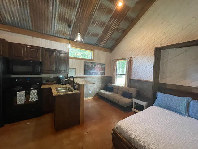 Image 4 for Main st Lodge- Bandera America!!