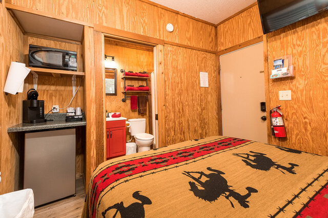 Image 3 for Bandera Bunkhouse On Main #1