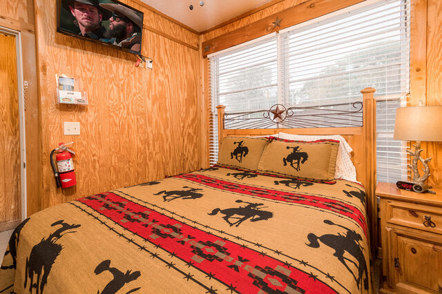 Image 1 for Bandera Bunkhouse On Main #1