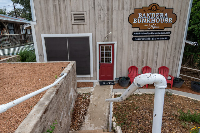 Image 7 for Bandera Bunkhouse On Main #1