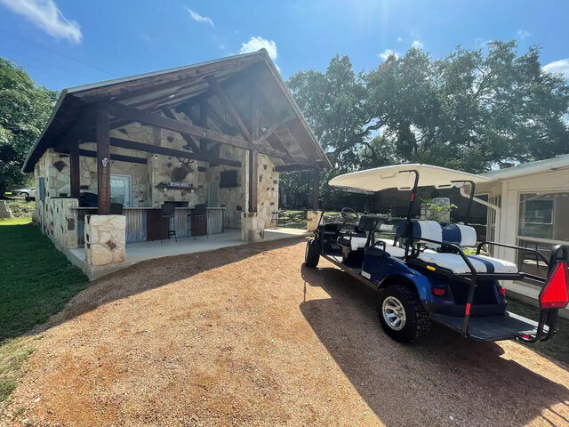 Image 1 for Main st Lodge- Bandera America!!