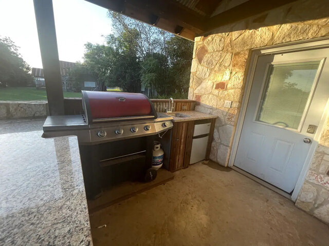 Image 6 for Main st Lodge- Bandera America!!