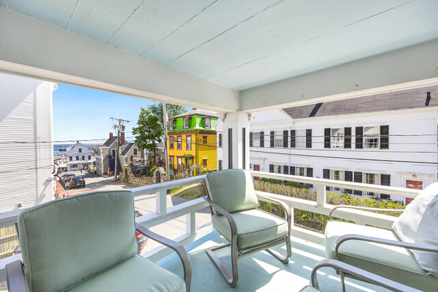 Secord floor deck