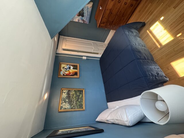 Full Bedroom