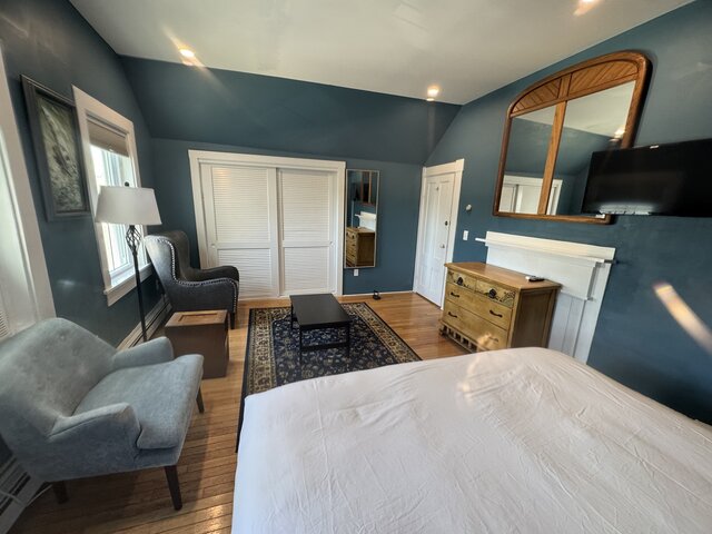 King Bedroom