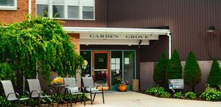 Retreat20CenterLobbyEntranceMedium201