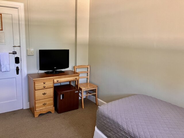 Image 3 for 312-2 TWN BD / Sleeps 2 / Shared BA