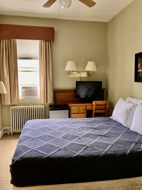 Image 4 for 317-Full-Size Bed Sleeps 1 or 2 / Shared BA