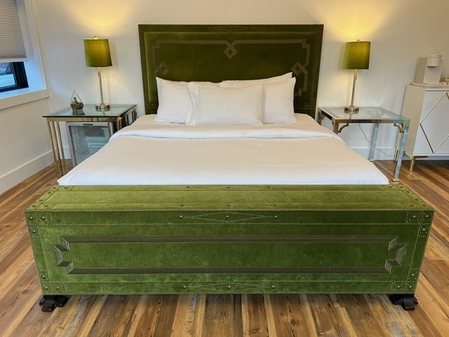 Image 4 for Dutchess Suite - Book on the Factory Hotel