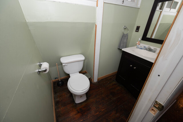 Image 16 for Main House