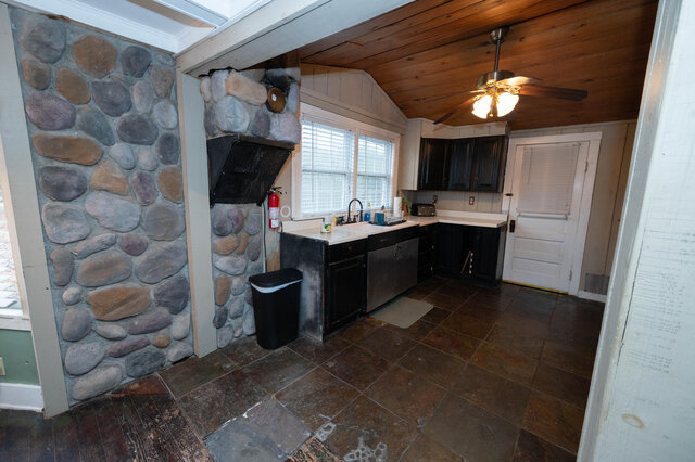 Image 8 for Main House