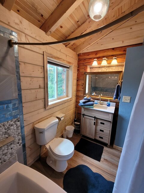 Image 17 for 2 The Blue Moon