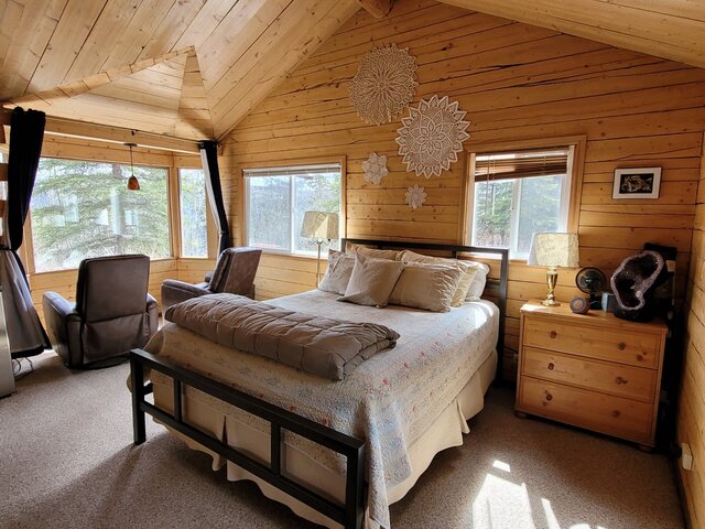 Image 4 for 3 The Aurora