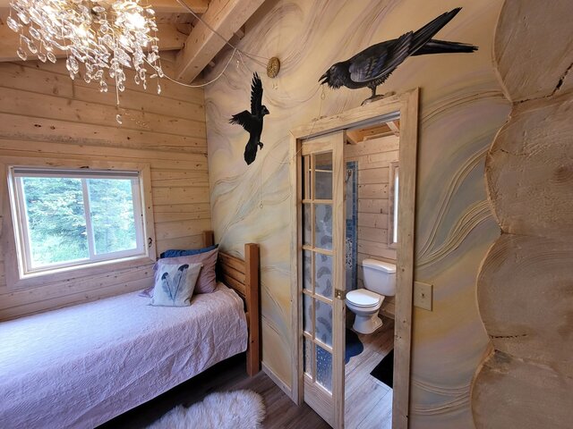 Image 16 for 2 The Blue Moon