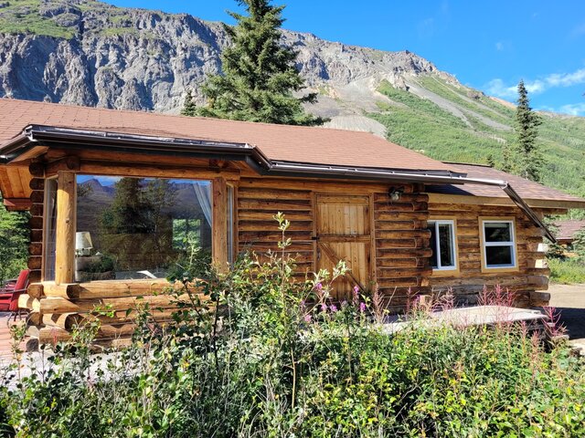 Image 3 for 3 The Aurora