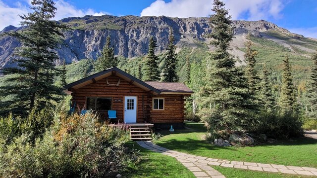 Image 24 for 2 The Blue Moon